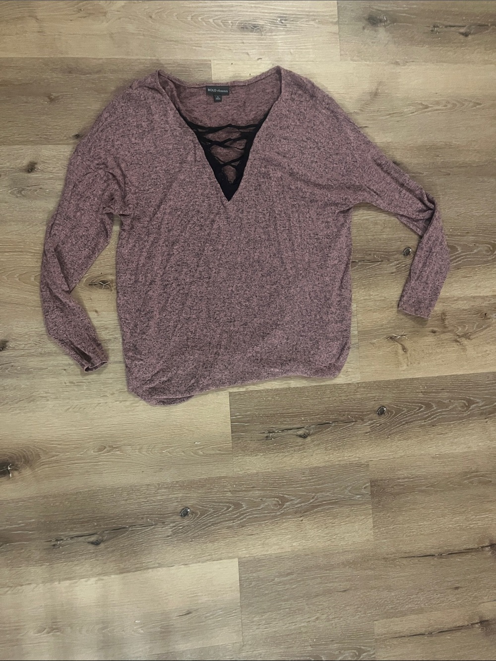 BOLD elements Mauve V-Neck Long Sleeve Top with Black Crisscross